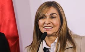 Maria Epifania Gonzalez- titular de Seprelad- hablando en Palacio de  Gobierno 1