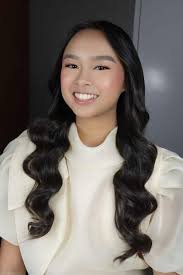 Natural and simple makeup look has always been a rage among brides. It  allows my muse to embrace her features and accentuate them to create a  stunning and timeless look. Creating a