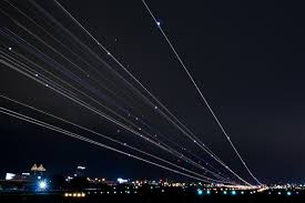 File:Airplane light trails at Taipei Songshan Airport; 2015.jpg - Wikimedia  Commons