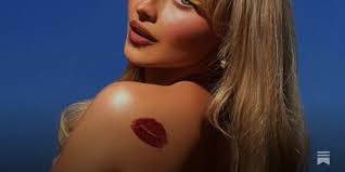 React & Review: Sabrina Carpenter