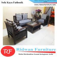 Salah satunya adalah model mulan 211 black red.dengan motif polos, 2 seat bangku dan panjang total 140 cm, sofa ini dijual seharga kurang lebih rp 1,75 juta. Sofa Kayu Kursi Tamu Futhonik Model Fortuna 2 1 1 Meja Tamu Kerang Shopee Indonesia
