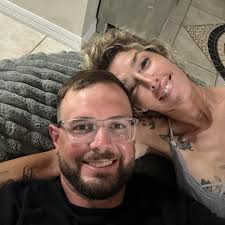 I'm looking for a photographer to do a family shoot. The kicker is I'm a  photographer and looking for someone that resembles my work. 🤣 I still  want the photographer to do