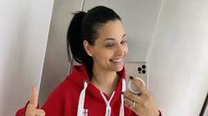 Hab den seitenquellcode und alles mögliche ausprobiert, aber leider war das die maximale größe. Wie In Haus Des Geldes Amira Pocher Zeigt Wochenbett Look Promiflash De