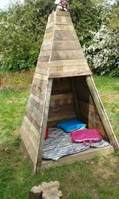 How To Build A Wooden Teepee Google Search Diy Pallet Projects Pallet Garden Furniture Pallet Diy
