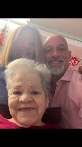 Carmen Muniz (@carmenmuniz2020)