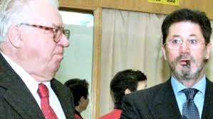 Saldırıya duyarlı bir süpürücü olan dinu, genellikle romanya'nın en büyük oyuncularından biri olarak kabul edilir. Cornel Dinu ImplineÈ™te 70 De Ani Cele Mai Tari Perle Ale Procurorului Primul Mister Din Istoria Lui Dinamo