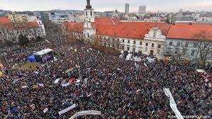 Although ultimately quelled by the german forces, the uprising was an important historical reference point for the slovak people. Opinion Warning Signal For Europe From Slovakia Opinion Dw 10 03 2018