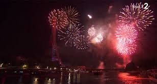 A bord du paquebot, l'équipe des yachts de paris propose un menu spécial pour ce 14 juillet. Feu D Artifice Du 14 Juillet 2018 Quelle Audience Pour Le Show A La Tour Eiffel Sur France 2 Toutelatele