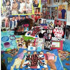 In this video i take you behind the glitter in an extra special behind the scenes look of my one direction bedroom/set that i built especially for the one direction nail decal video on. Tween Dreams One Direction Room One Direction Bedroom One Direction Crafts