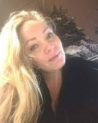 Elena Reul's Instagram, Twitter & Facebook