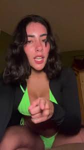 Uhveenyu hot sexy babe fingers tight