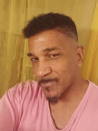 Introduction and photo sharing