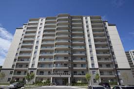 Most units are completely renovated with new kitchen cupboards, carpeting and plank flooring. Capulet Towers Iv London Ontario Apartment Drewlo Holdings
