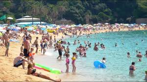 La gare routière internationale se trouve sur la même avenue, à seulement 150 mètres de l'hôtel. Fenals Beach Lloret De Mar Costa Brava Catalonia Spain Youtube