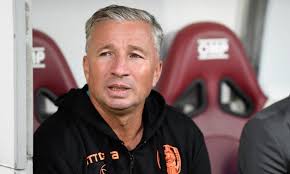 Daniel vasile petrescu is a romanian former footballer who played as a full back or a winger, and a current manager in charge of . Motivul Pentru Care Dan Petrescu Nu Poate Pleca De La Cfr Cluj Acum Nu Mai PoÅ£i SÄƒ Dezertezi Asa