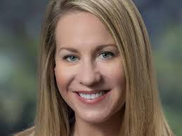 Kelly Holt's Instagram, Twitter & Facebook