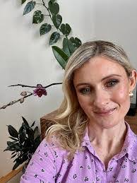 Lana Kelly's Instagram, Twitter & Facebook