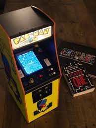 It was licensed for distribution in the united states by midway and released in october 1980. Maquina Recreativa Oficial De Pac Man A Escala 1 4 Store Bandai Namco Ent