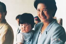 雅子さまの語学力を育んだ 家庭の方針 とは 幼少時のアメリカ生活と好きな童話 新しい時代の皇后の軌跡 Br 雅子さまの生き方 Mi Mollet ミモレ 明日の私へ 小さな一歩 1 2 ロイヤルファミリー 敬宮愛子内親王 雅子様