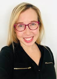 Amanda Nace's Instagram, Twitter & Facebook