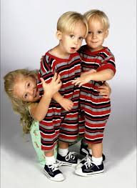 Ally And The Twins Didn T Just Play Siblings On Tv S Everybody Loves Raymond They Re Real Life S Everybody Love Raymond Everyone Loves Raymond Madylin Sweeten