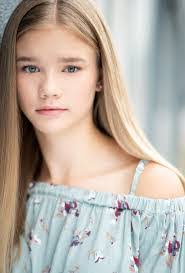 Michelle Feagans's Instagram, Twitter & Facebook