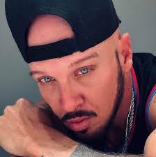 Tammy Dampier's Instagram, Twitter & Facebook