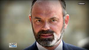 En effet, au fil de son quinquennat, la tache blanche sur sa barbe s'agrandissait. 1145 Jours A Matignon La Barbe D Edouard Philippe A Blanchi Youtube