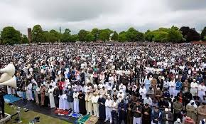 Hari raya aidilfitri merupakan perayaan yang disambut oleh umat islam di seluruh dunia tidak kira bangsa sama ada arab, inggeris, melayu. Panduan Lengkap Cara Solat Hari Raya Aidilfitri Iluminasi