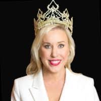 Gloria Crump's Instagram, Twitter & Facebook