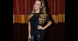 Fernanda souza revela técnica responsável por afinar seu rosto (e não é bichectomia!) bruna alencar. Fernanda Souza Nao Pensa Mais Em Plasticas Apos Tres Cirurgias Ando Medrosa Purepeople