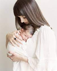 Alexandria Smith Motherhood On Instagram Every Mother Has The Unique Honor Of Nurturing And Developing The Bit Of Motherhood Photography Motherhood Mother