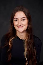 Julia Carden's Instagram, Twitter & Facebook