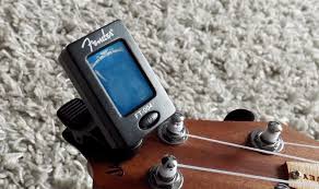 Get your uke in tune quick with this free uke tuner (and other ways to tune your ukulele!) electronic tuners are a very simple way to tune your ukulele. How To Tune A Ukulele 3 Ways To Get Your Ukulele In Tune