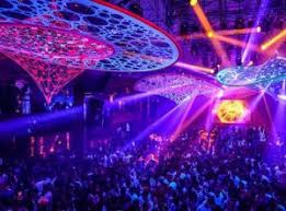 De la fédération des boîtes de nuit et des lieux de vie nocturne d'espagne (fecalon), une étude a été menée sur la stabilité des boîtes de nuit où elle a été menée auprès de 400 entreprises catalanes révélant une donnée dévastatrice, où plus de 40% des employés et des travailleurs dans les boîtes de nuit concernées par. Dates Des Ouvertures Des Principales Boites De Nuit A Ibiza En 2018