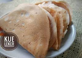 Cara membuat crepes khas prancis ini sebenarnya gampang dan bahannya mudah ditemukan, tetapi yang kompleks, tuh, isiannya. Resep Cara Membuat Kue Leker Crepes Enak Dan Renyah Top 1000 Resep