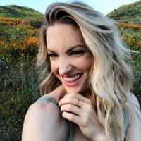 Lisa Iverson's Instagram, Twitter & Facebook