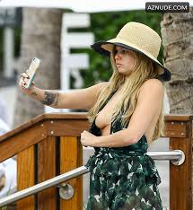 Chanel West Coast Nip Slip On A Beach in Miami - AZNude