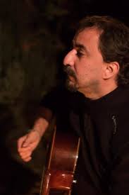 Daniel Cano recorre el mundo en canciones en el ciclo Patios Encantados