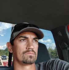 Who can install metal inside a new garage in Mount Washington, Kentucky?