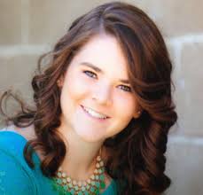 SCHOLAR SPOTLIGHT: Meet Ella Dunn! The daughter of Edward and Tonya Dunn of  St. Joseph, Ella is a junior at the University of Illinois studying  Hospitality Management. The St Joseph-Ogden High School