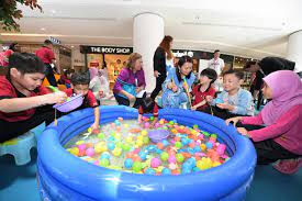 Bersempena dengan bulan kesedaran autisme pada april, golden screen cinemas sdn bhd (gsc) akan memaparkan warna biru dalam usahanya dalam meningkatkan kesedaran umum tentang penyakit tersebut. Golongan Autisme Perlu Lebih Diterima Secara Terbuka Utusan Borneo Online