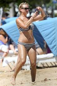 Miranda Lambert Bikini Pictures in Hawaii | POPSUGAR Celebrity