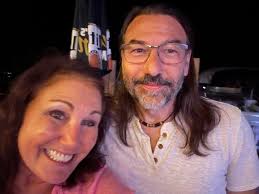 So to start the night I met Jeanne Rian at The Boatyard and then I stopped  by The Dirty Oar and ran into Tom Lees playing guitar with an awesome band!  ❤️❤️❤️ |