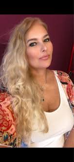 Can you talented lot put me and my man doing absolutely anything!!! The  funnier the better 😅💜😝