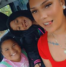 Tenelle can wear whatever Kiekie/Ta'ovala she wants