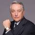 Bob Gunton (Warden Norton)
