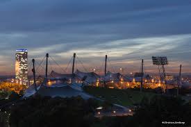 Olympiastadion Munchen Im Sonnenuntergang Foto Bild Architektur Architektur Bei Nacht Nachtaufnahmen Bilder Auf Fotocommunity