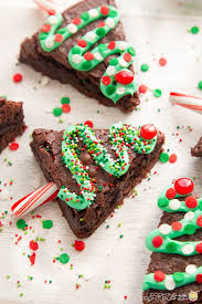 From making a christmas centerpiece to going ice skating with your family, there's something for everyone here. Easy Brownie Christmas Trees Lil Luna