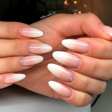 Best Hues For Almond Shaped Nails Naildesignsjournal Com Almond Shape Nails Faded Nails French Fade Nails